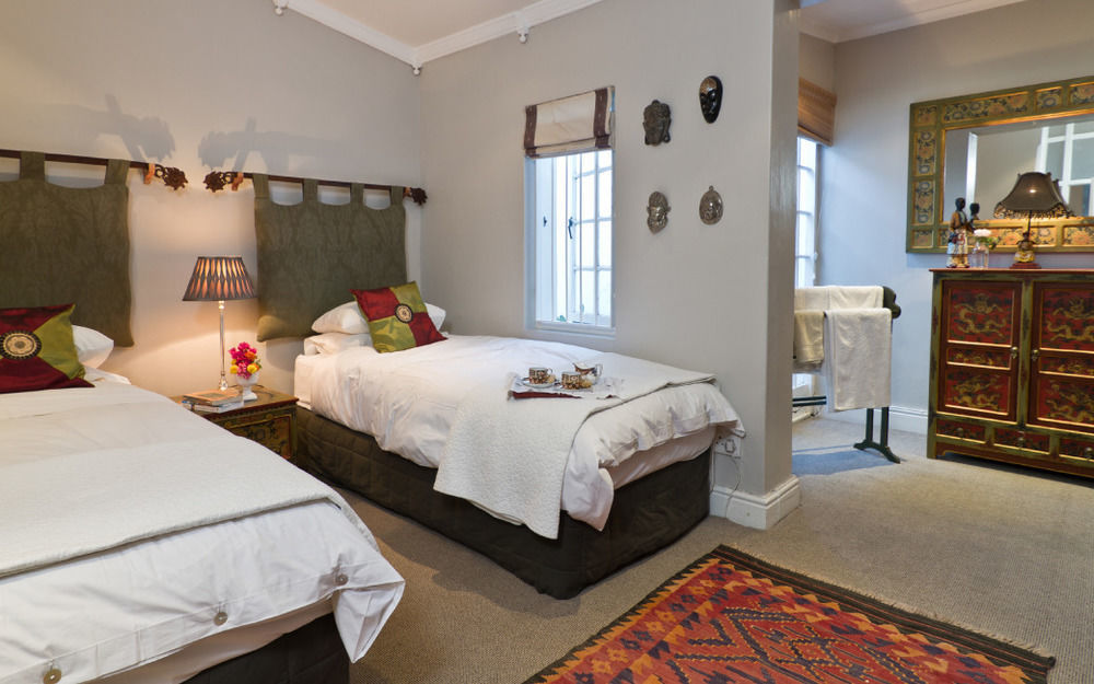 Gilmour Hill Bed & Breakfast เคปทาวน์ ภายนอก รูปภาพ