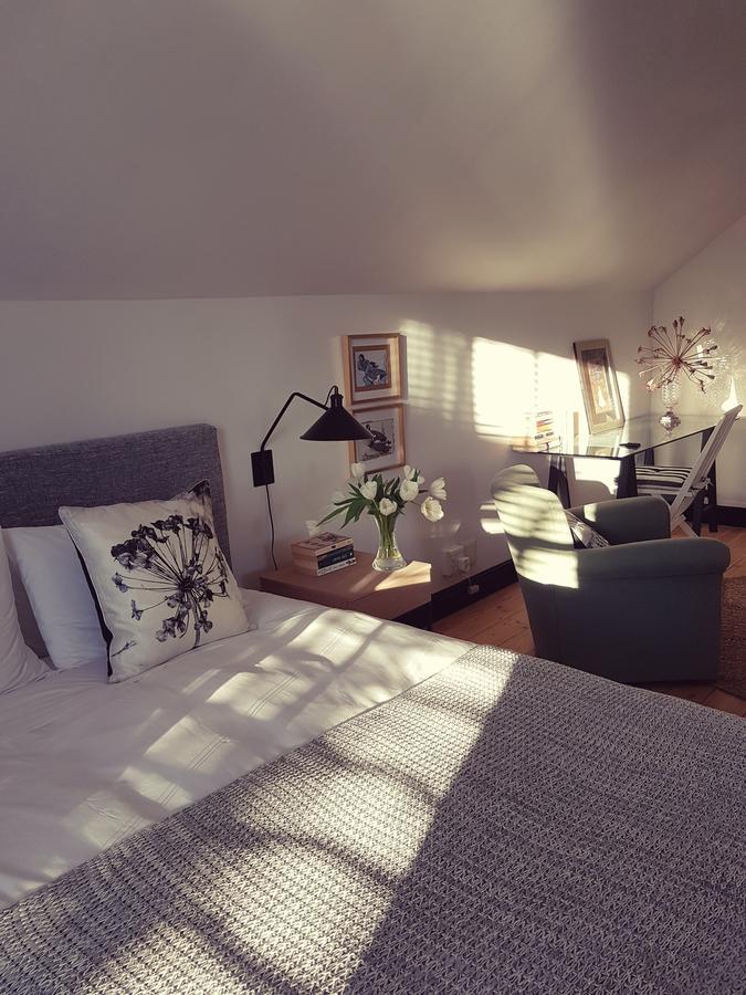 Gilmour Hill Bed & Breakfast เคปทาวน์ ภายนอก รูปภาพ
