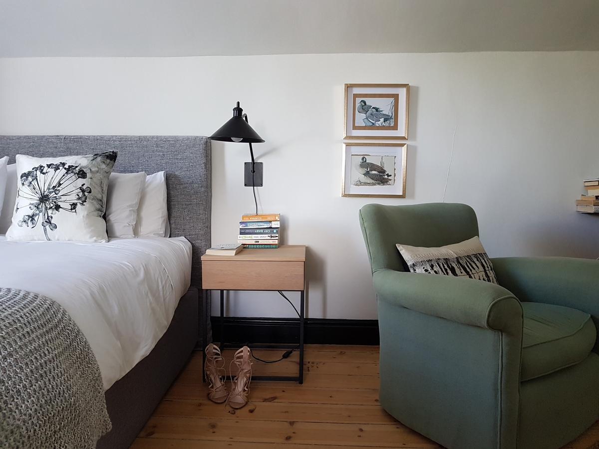 Gilmour Hill Bed & Breakfast เคปทาวน์ ภายนอก รูปภาพ