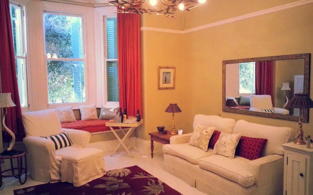 Gilmour Hill Bed & Breakfast เคปทาวน์ ภายนอก รูปภาพ
