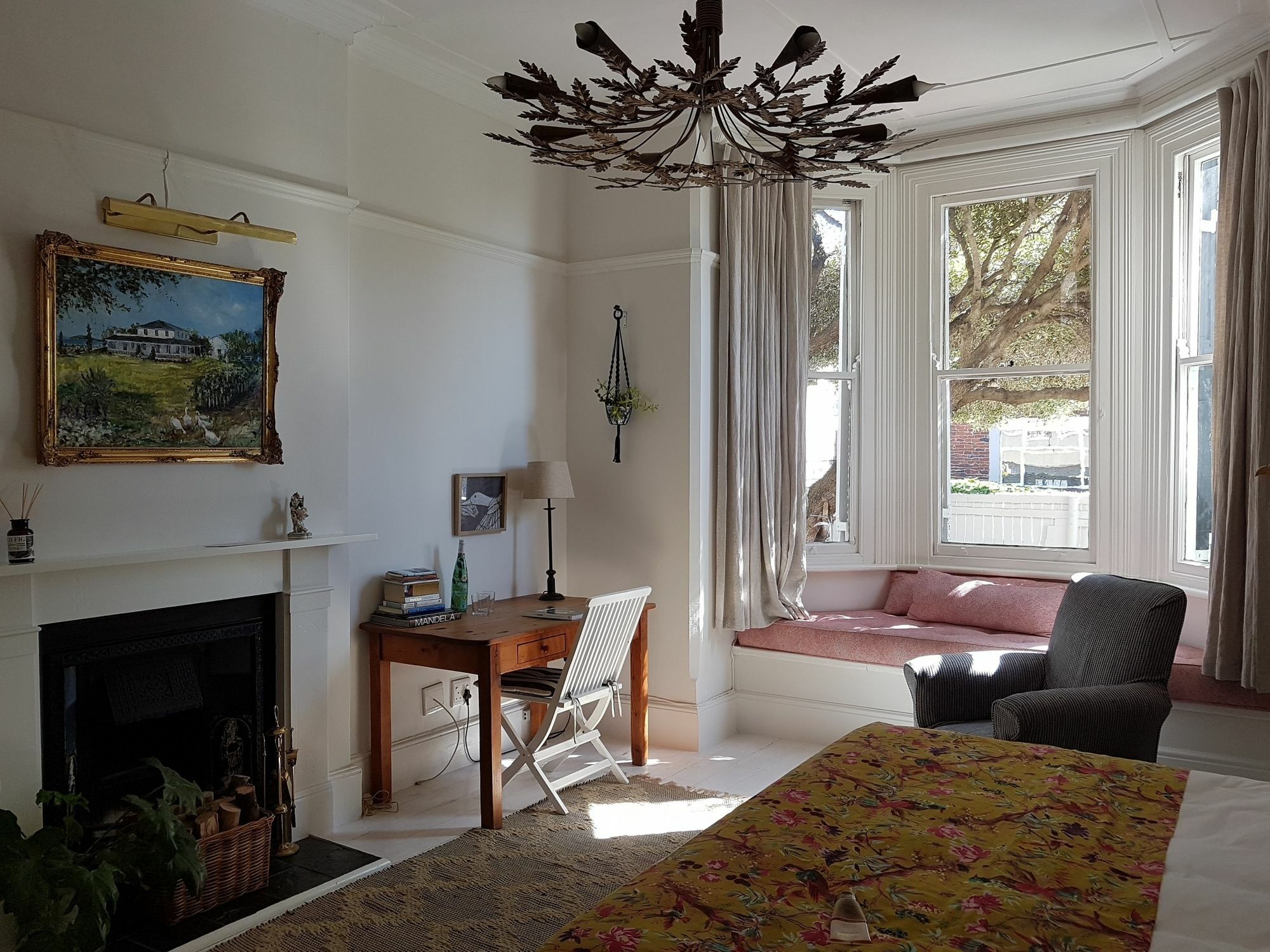 Gilmour Hill Bed & Breakfast เคปทาวน์ ภายนอก รูปภาพ